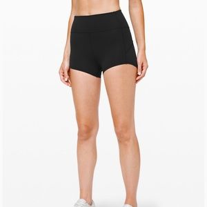 🍋🍋Lululemon in movement shorts